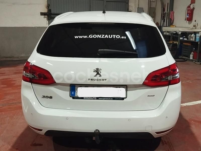 Usado Peugeot 308 SW Allure 130 CV (95 kW) 2018 Blanco Familiar