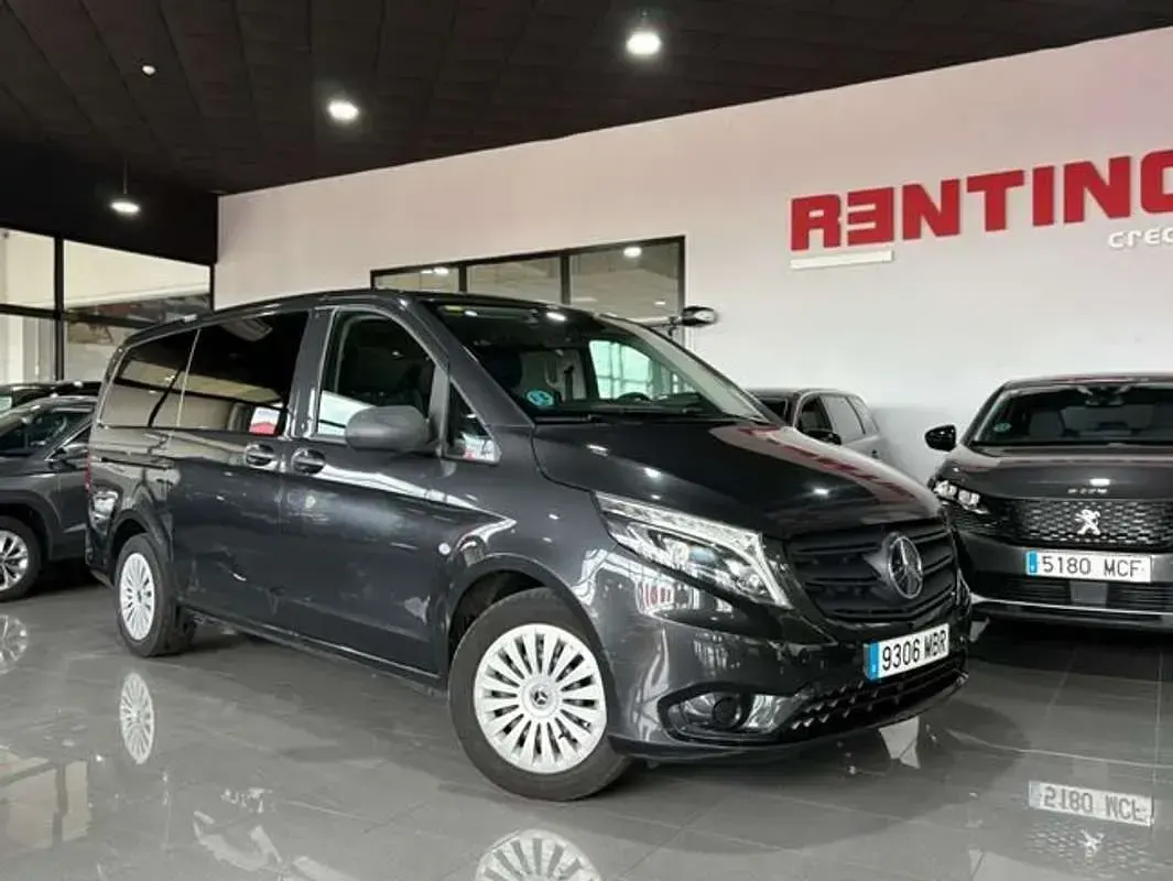 Usado Mercedes Vito 163 CV (119 kW) 2022 Negro Van