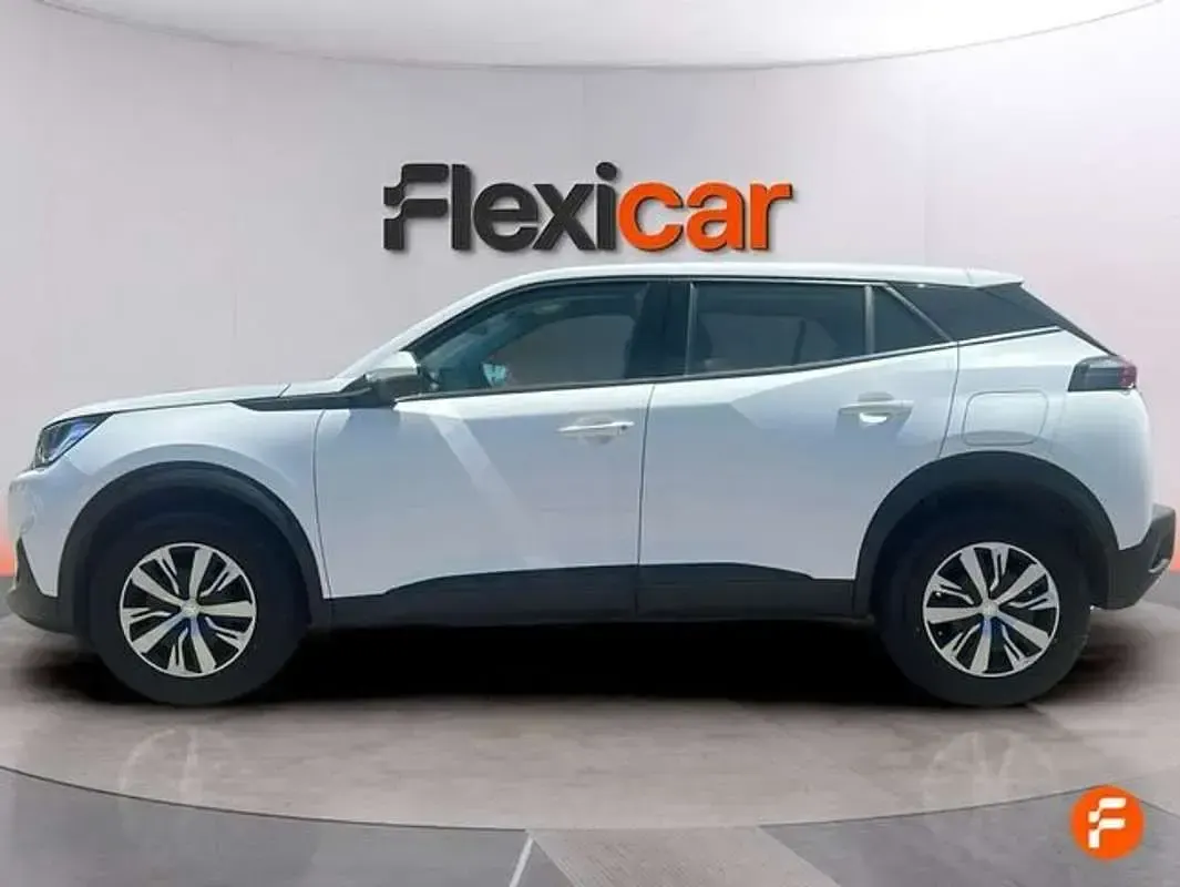 Usado Peugeot 2008 Active 110 CV (80 kW) 2021 Blanco SUV