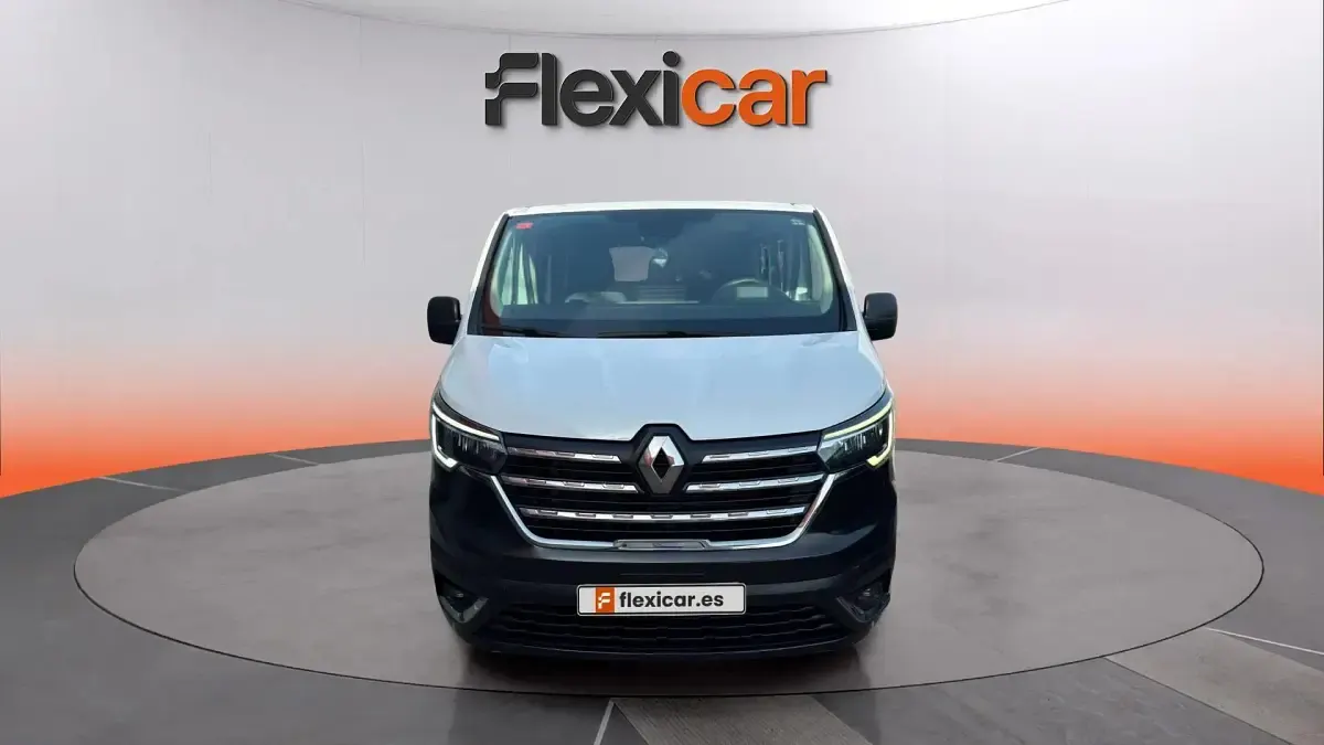 Usado Renault Trafic 110 CV (80 kW) 2021 Blanco Monovolumen