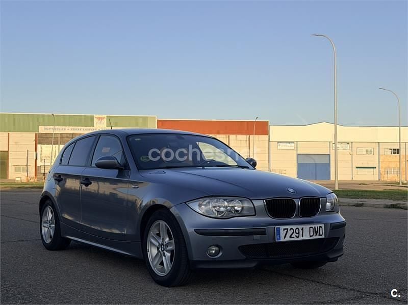 Gris / plata Usado 2005 BMW 118 Utilitario | 6690 € (Precio justo) - Imagen 1/4