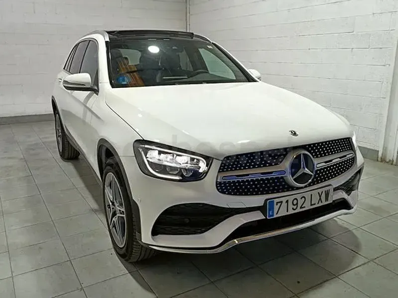 Usado Mercedes GLC300e 320 CV (235 kW) 2022 Blanco SUV