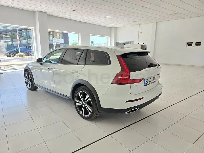 Usado Volvo V60 CC Pro 190 CV (139 kW) 2020 Blanco Familiar