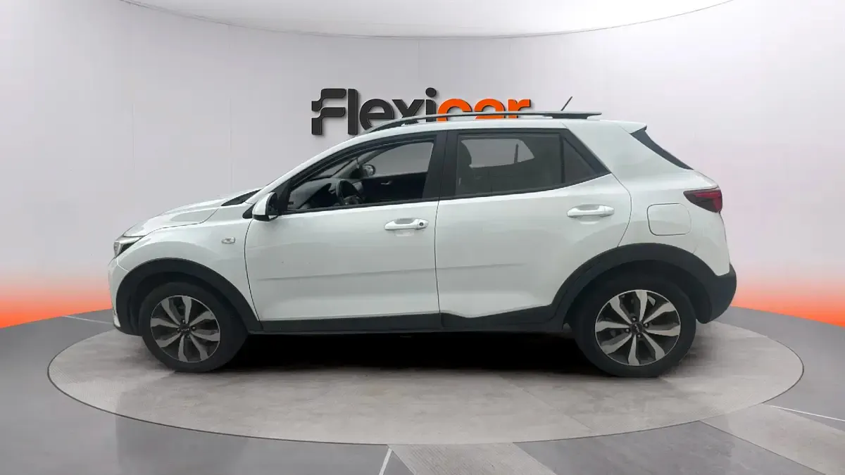 Usado Kia Stonic 101 CV (74 kW) 2021 Blanco SUV