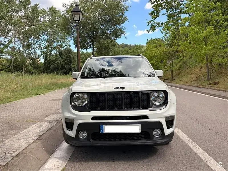 Usado Jeep Renegade Night Eagle 120 CV (88 kW) 2019 Blanco SUV