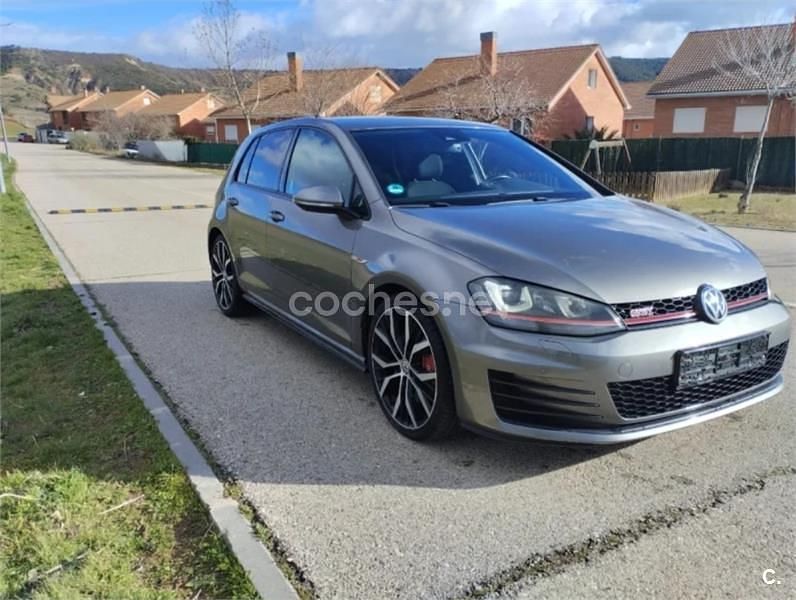 Usado VW Golf VII GTI 230 CV (169 kW) 2015 Gris / plata Berlina