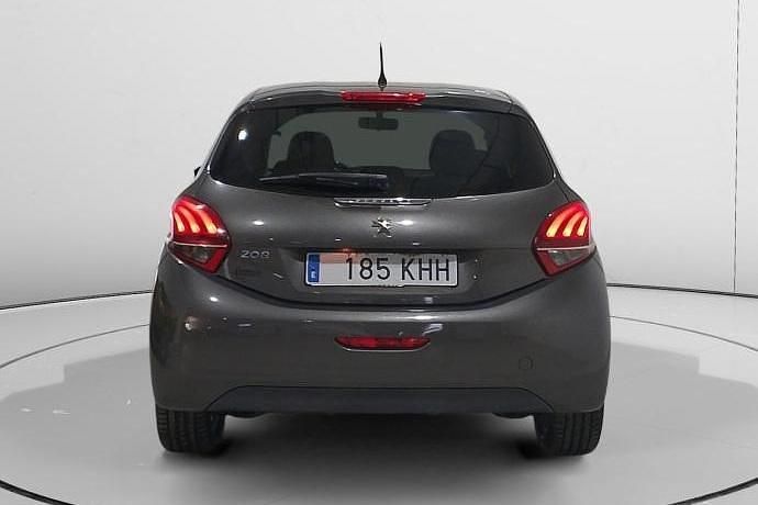 Usado Peugeot 208 Style 82 CV (60 kW) 2018 Utilitario