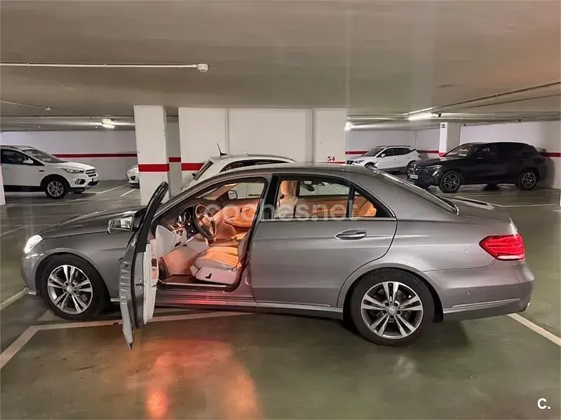 Usado Mercedes E250 Avantgarde 204 CV (150 kW) 2015 Gris / plata Berlina