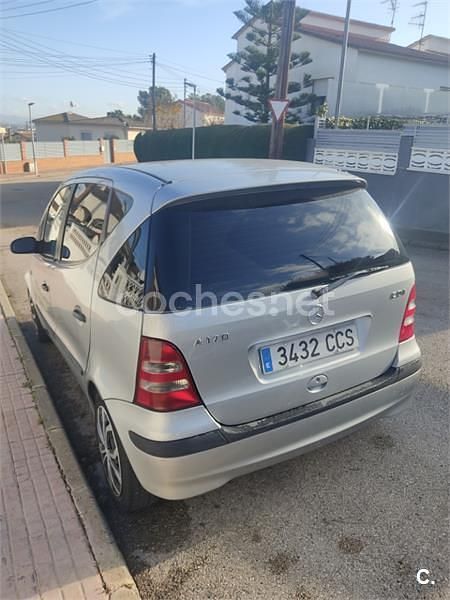 Usado Mercedes A170 Classic 95 CV (69 kW) 2002 Gris / plata Monovolumen