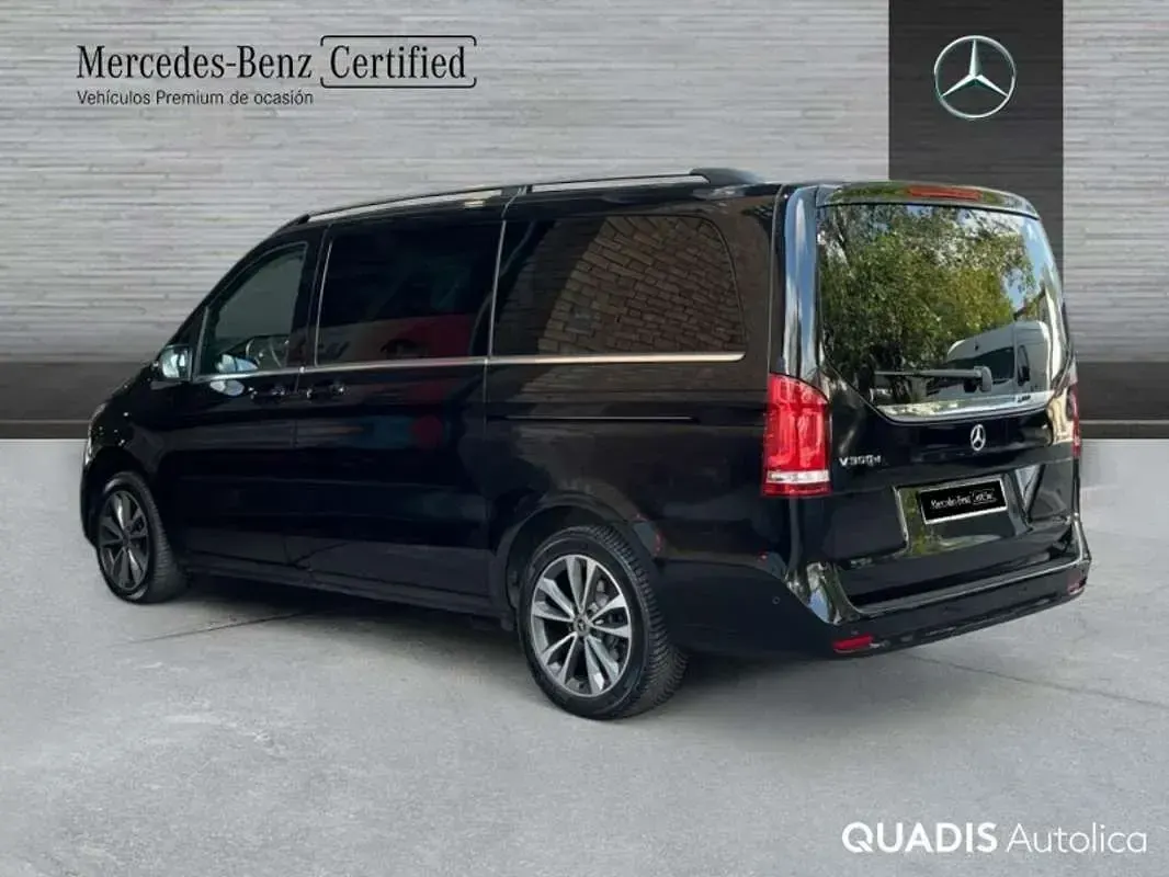 Usado Mercedes V300 Avantgarde 239 CV (175 kW) 2022 Negro Monovolumen