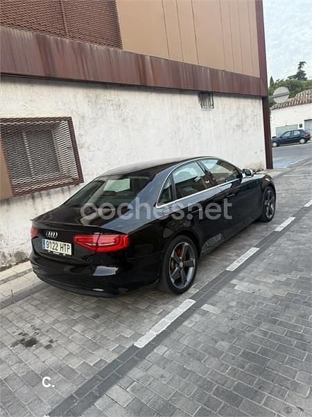 Usado Audi A4 143 CV (105 kW) 2013 Negro Berlina