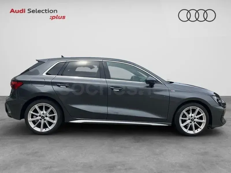 Usado Audi A3 S-Line 150 CV (110 kW) 2025 Gris / plata Berlina