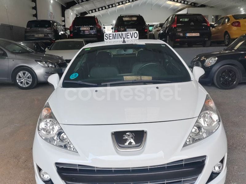 Blanco Usado 2012 Peugeot 207 CC Descapotable | 6999 € (Precio justo) - Imagen 1/4