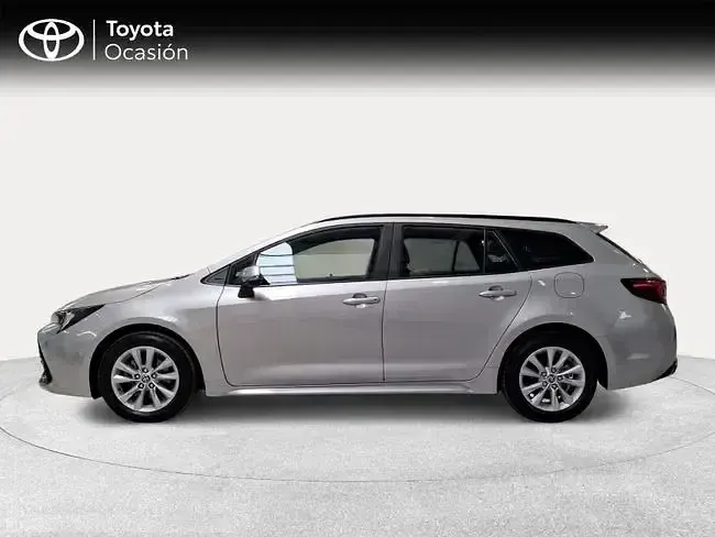 Usado Toyota Corolla Active 140 CV (102 kW) 2025 Gris Familiar