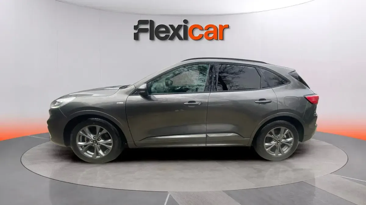 Usado Ford Kuga ST-Line 120 CV (88 kW) 2024 Gris SUV