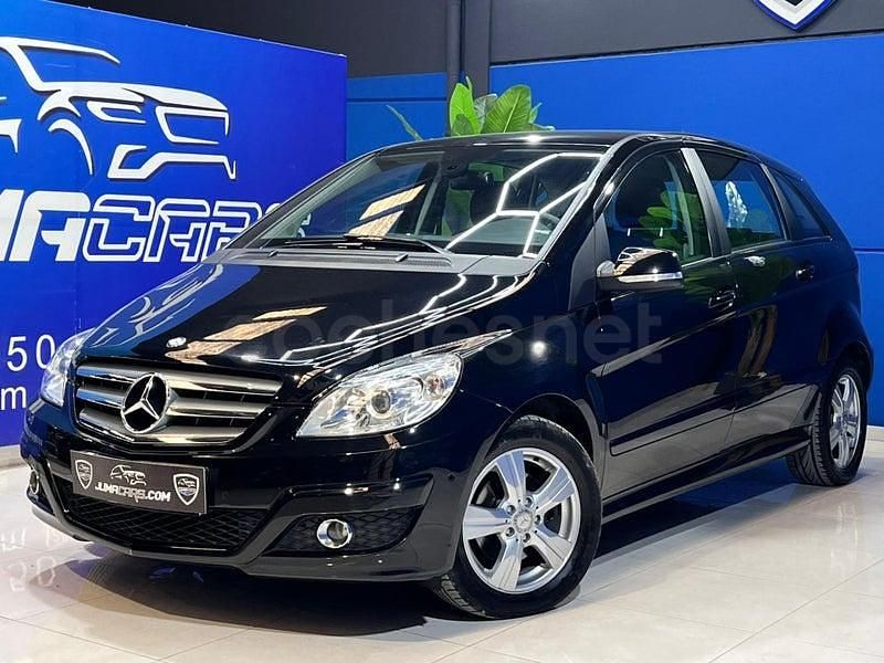 Usado Mercedes B200 136 CV (100 kW) 2012 Negro Monovolumen