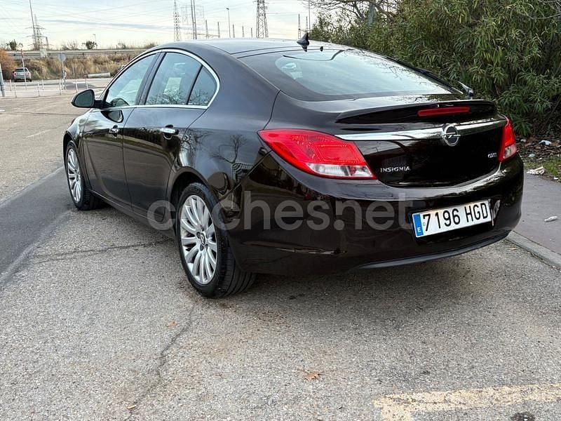 Usado Opel Insignia Cosmo 160 CV (117 kW) 2011 Granate Berlina