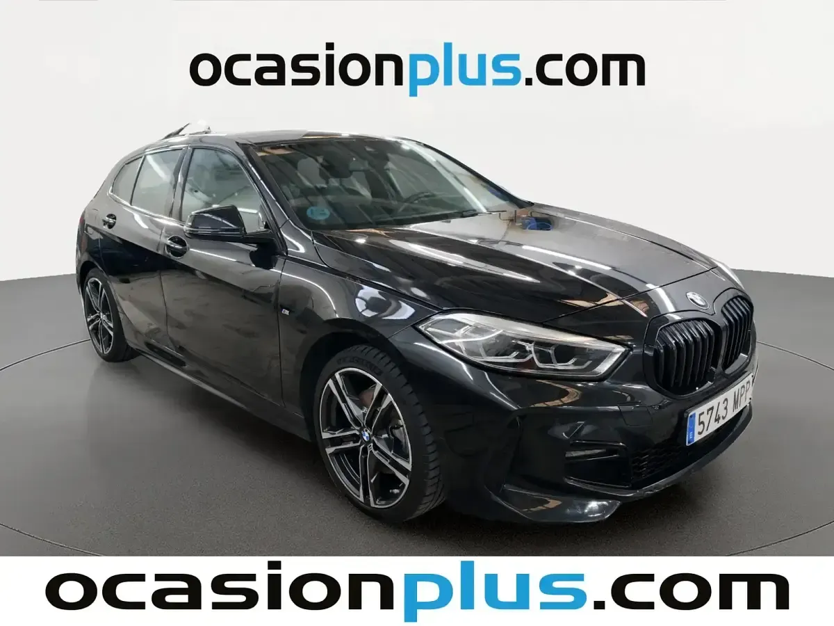 Usado BMW 118 140 CV (102 kW) 2024 Negro Berlina