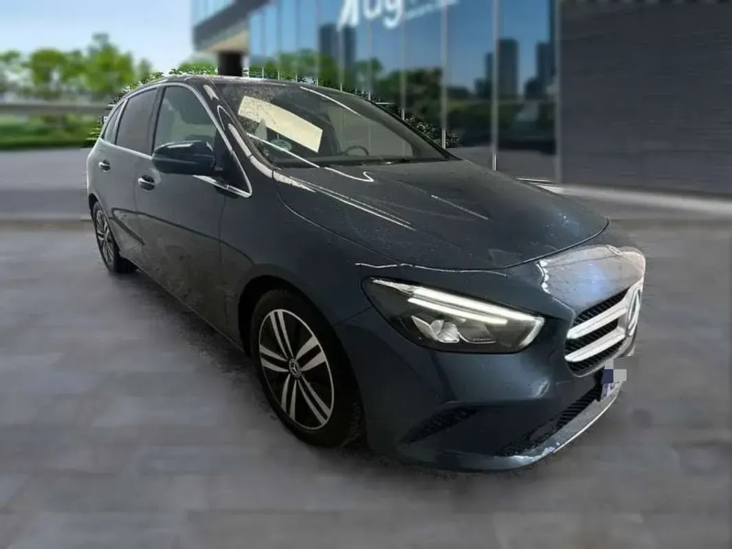 Usado Mercedes CLA200 150 CV (110 kW) 2022 Azul Berlina