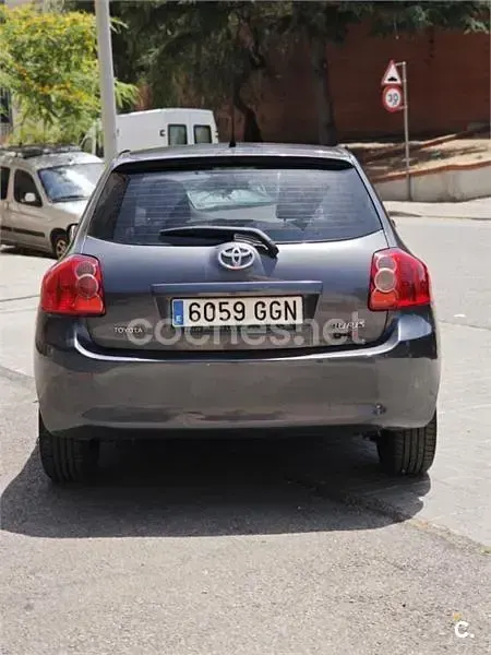 Usado Toyota Auris 90 CV (66 kW) 2008 Gris / plata Utilitario