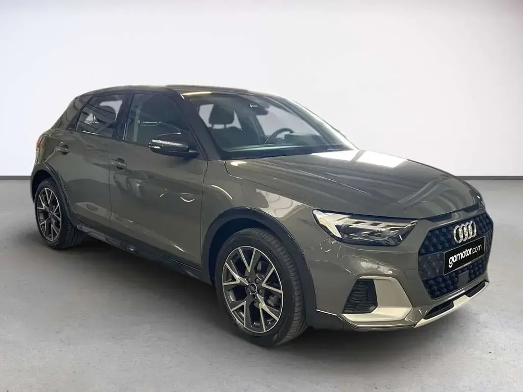 Usado Audi A1 110 CV (80 kW) 2024 Gris SUV