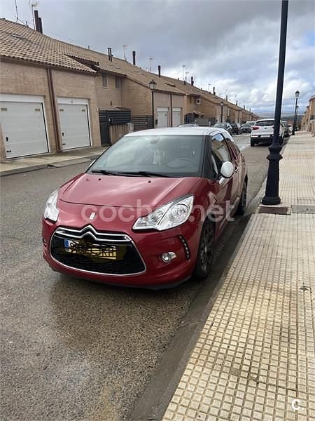 Usado DS Automobiles DS3 Style 99 CV (72 kW) 2015 Rojo Berlina