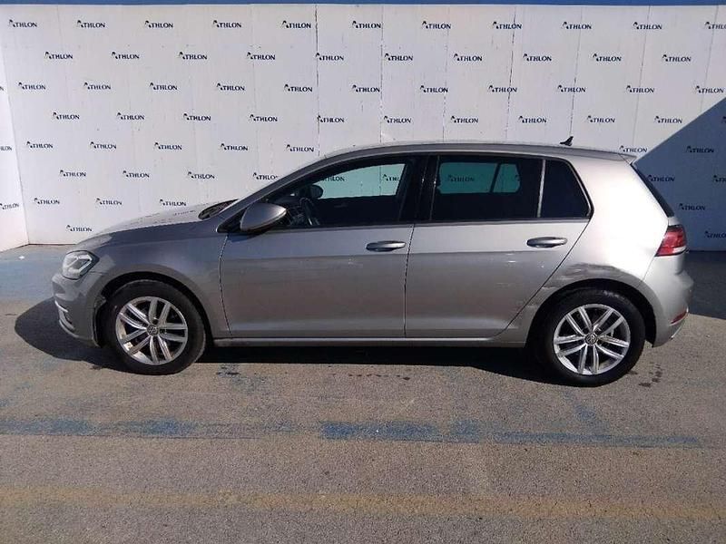 Usado VW Golf VII Advance 116 CV (85 kW) 2019 Gris Utilitario