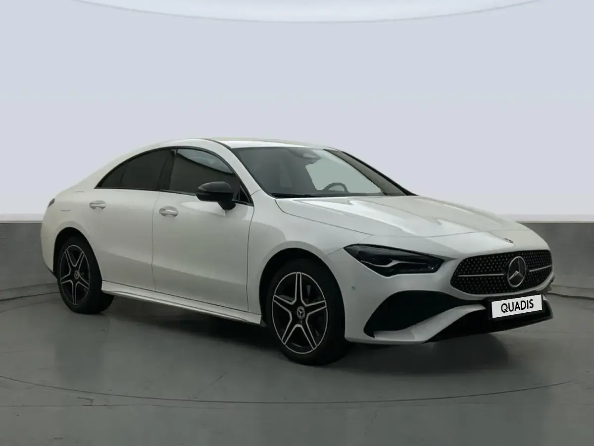 Usado Mercedes CLA250e 218 CV (160 kW) 2025 Blanco Coupe