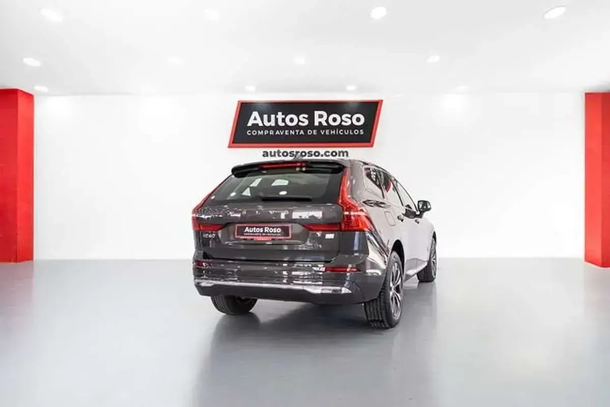 Usado Volvo XC60 Inscription 341 CV (250 kW) 2021 Gris / plata SUV