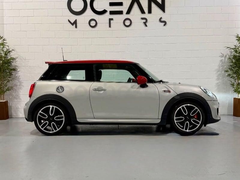 Usado Mini John Cooper Works 231 CV (169 kW) 2018 Gris / plata Utilitario