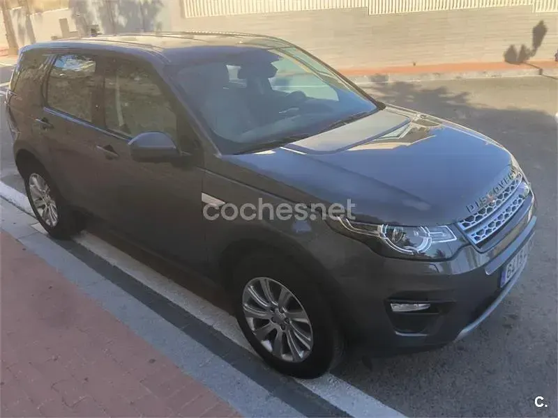 Usado Land Rover Discovery Sport HSE 150 CV (110 kW) 2016 Marrón SUV