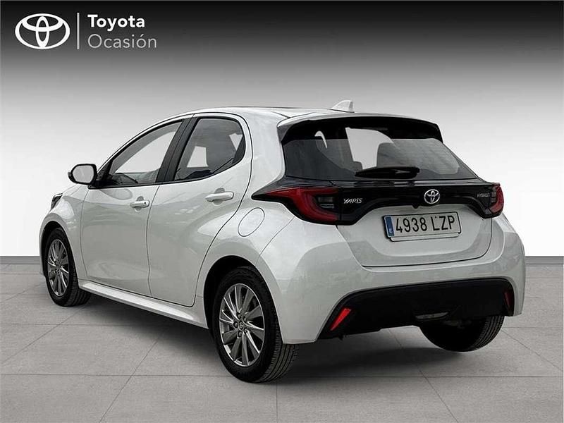 Begagnad Toyota Yaris Hybrid Active 116 HK (85 kW) 2022 Halvkombi