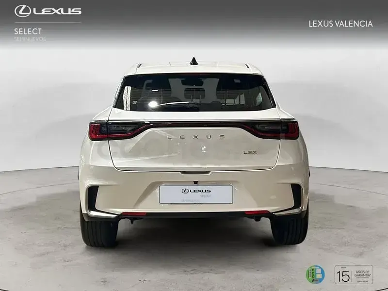 Usado Lexus LBX 136 CV (100 kW) 2025 Blanco SUV