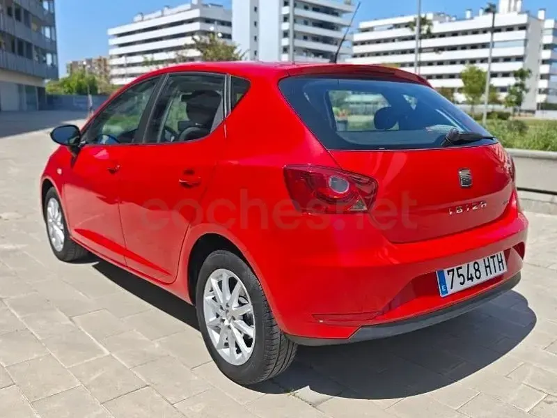 Usado Seat Ibiza Style 105 CV (77 kW) 2013 Rojo Berlina
