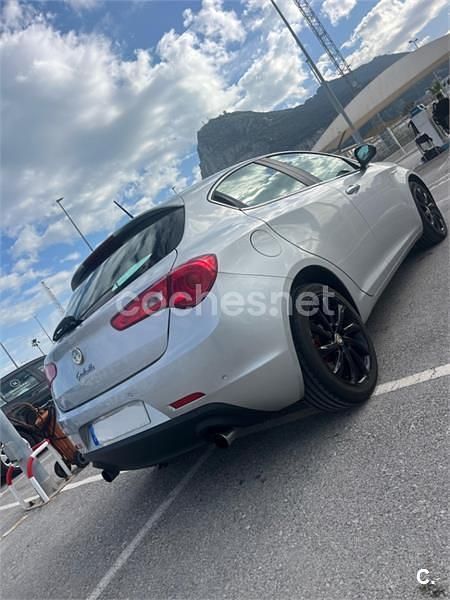 Usado Alfa Romeo Giulietta Distinctive 150 CV (110 kW) 2013 Gris / plata Utilitario