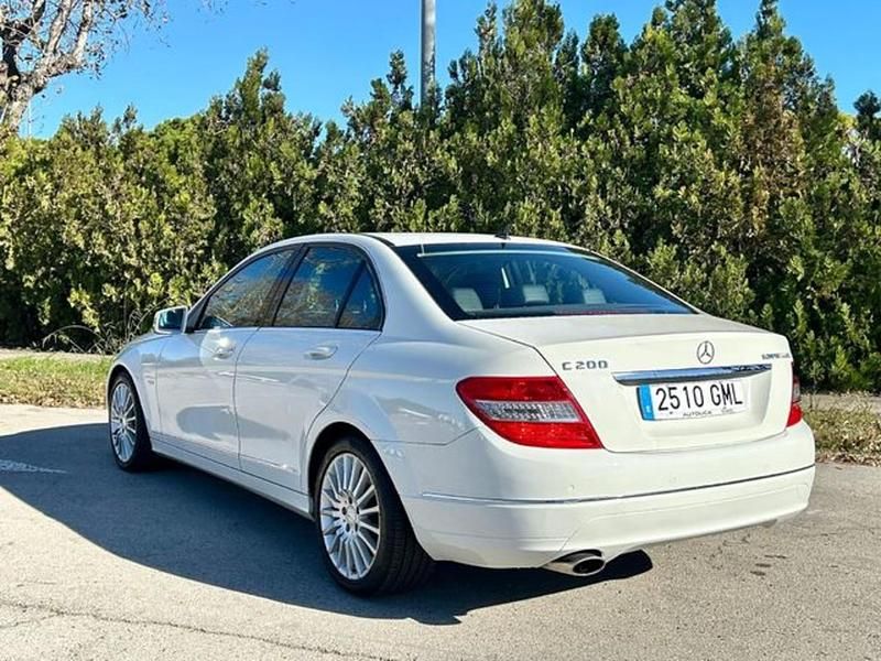 Usado Mercedes C200 Avantgarde 184 CV (135 kW) 2010 Blanco Berlina