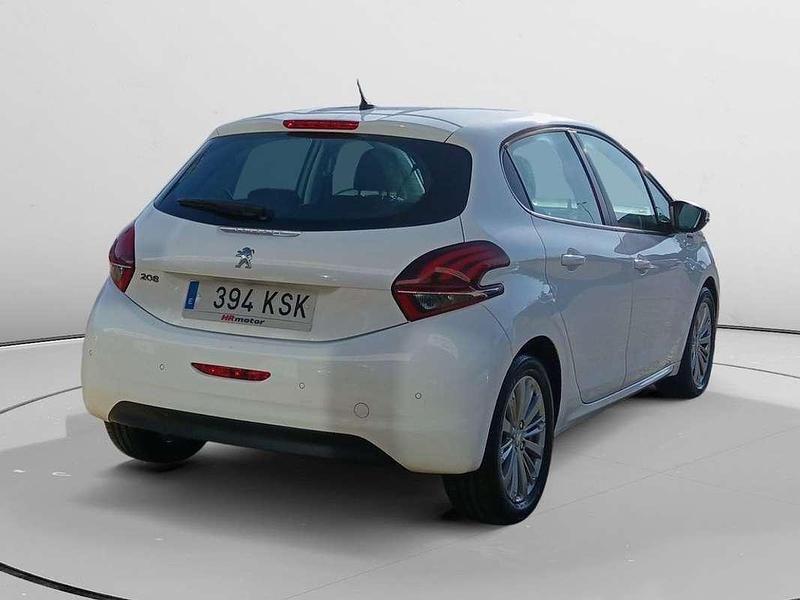 Usado Peugeot 208 Signature Sky 83 CV (61 kW) 2018 Blanco Utilitario