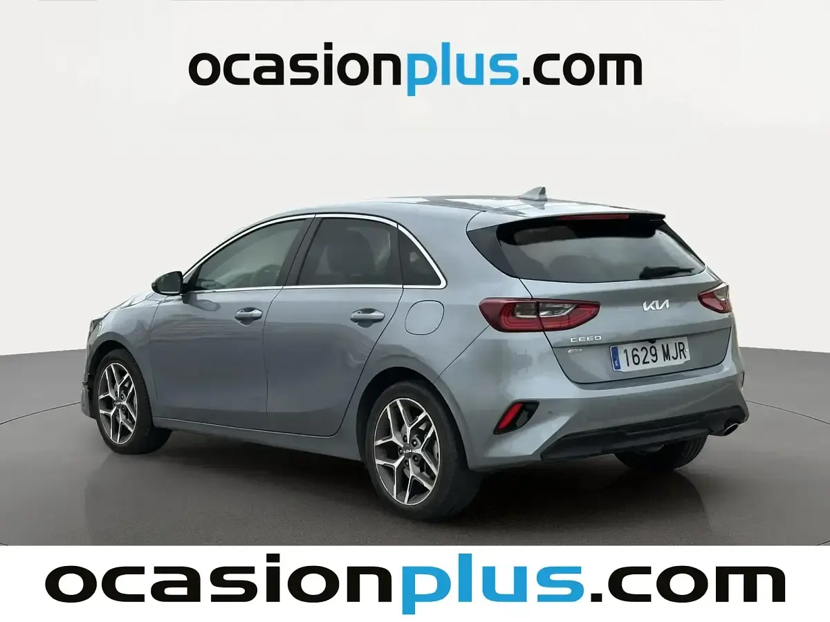 Usado Kia Ceed 160 CV (117 kW) 2023 Gris Utilitario