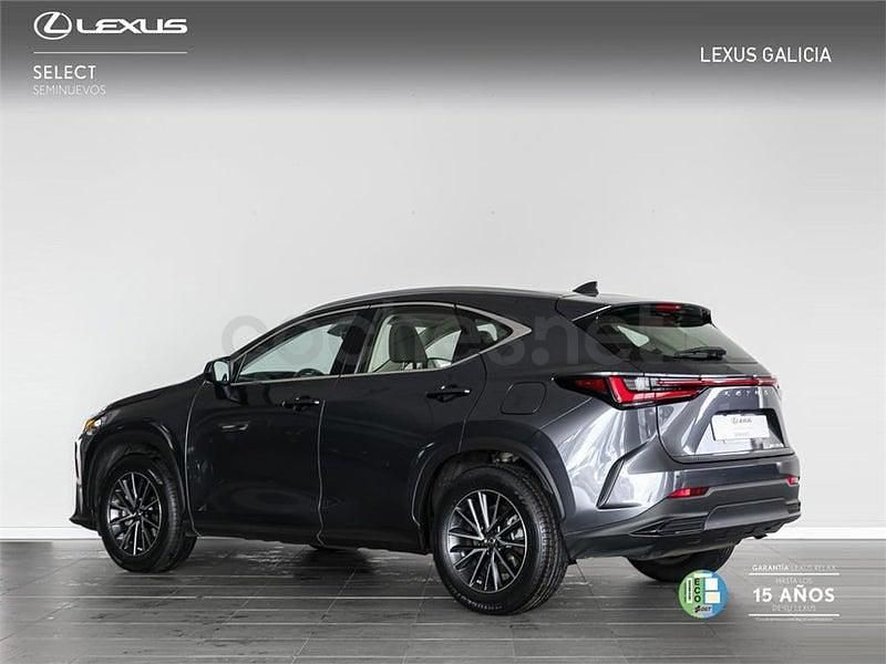 Usado Lexus NX350h Business Edition 242 CV (177 kW) 2022 Gris / plata SUV