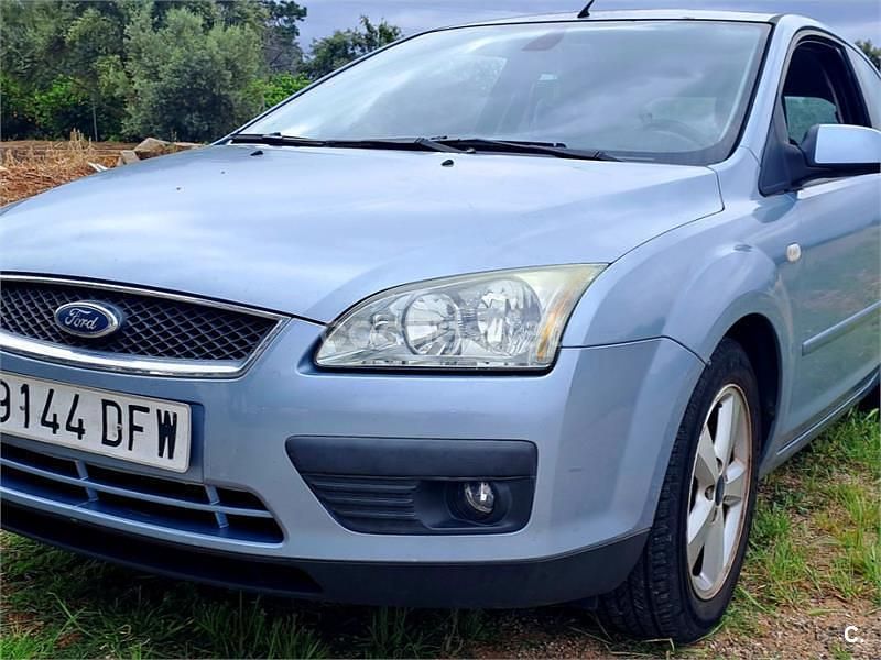 Używany Ford Focus Titanium 145 KM (106 kW) 2005 Niebieski Sedan/Limuzyna