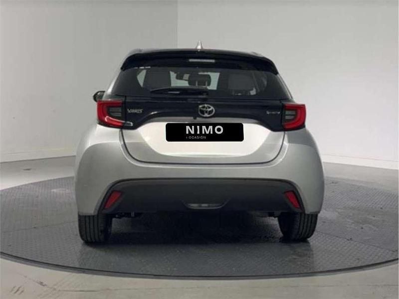 Usado Toyota Yaris Hybrid Active 116 CV (85 kW) 2025 Utilitario