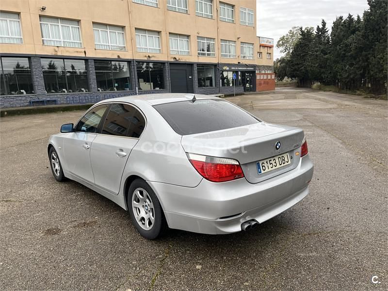 Usado BMW 530 231 CV (169 kW) 2004 Gris / plata Berlina