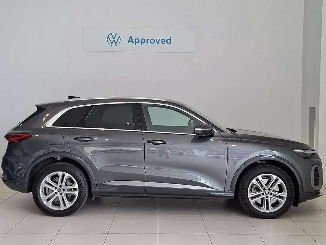 Usado Audi Q5 204 CV (150 kW) 2025 Gris SUV