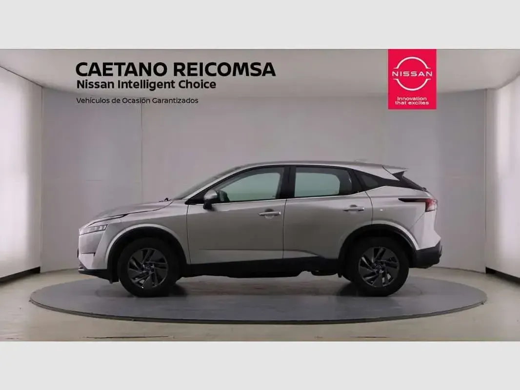 Usado Nissan Qashqai Acenta 140 CV (102 kW) 2022 Plateado SUV