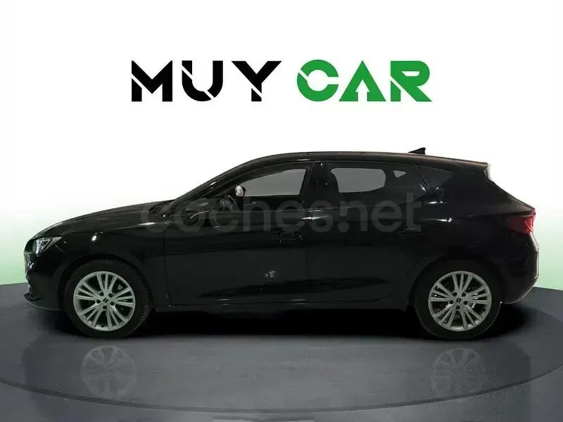 Usado Seat Leon Style 110 CV (80 kW) 2021 Negro Berlina