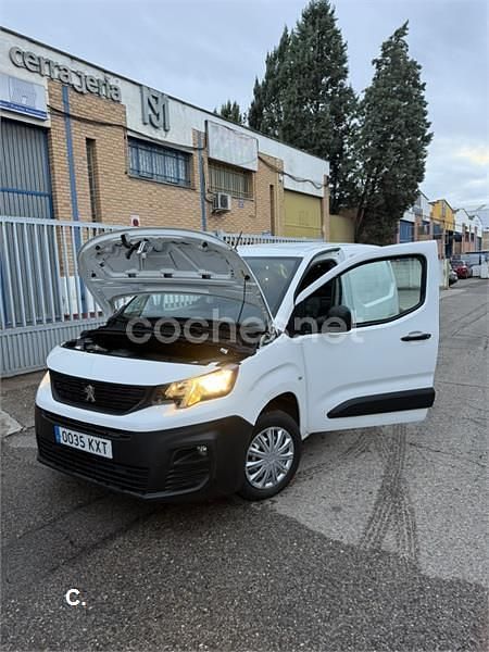 Blanco Usado 2016 Peugeot Partner Tepee Access Monovolumen | 7900 € (Buen precio) - Imagen 1/4