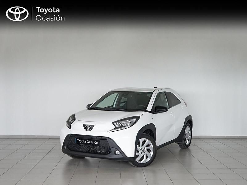 Usado Toyota Aygo X Play 72 CV (52 kW) 2025 Blanco SUV