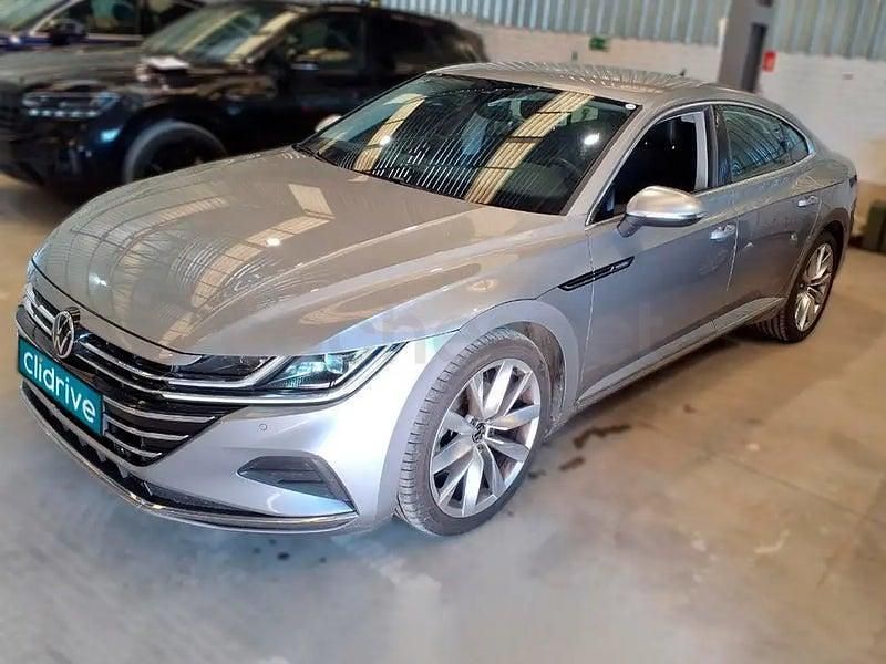 Usado VW Arteon Elegance 150 CV (110 kW) 2022 Gris / plata Berlina