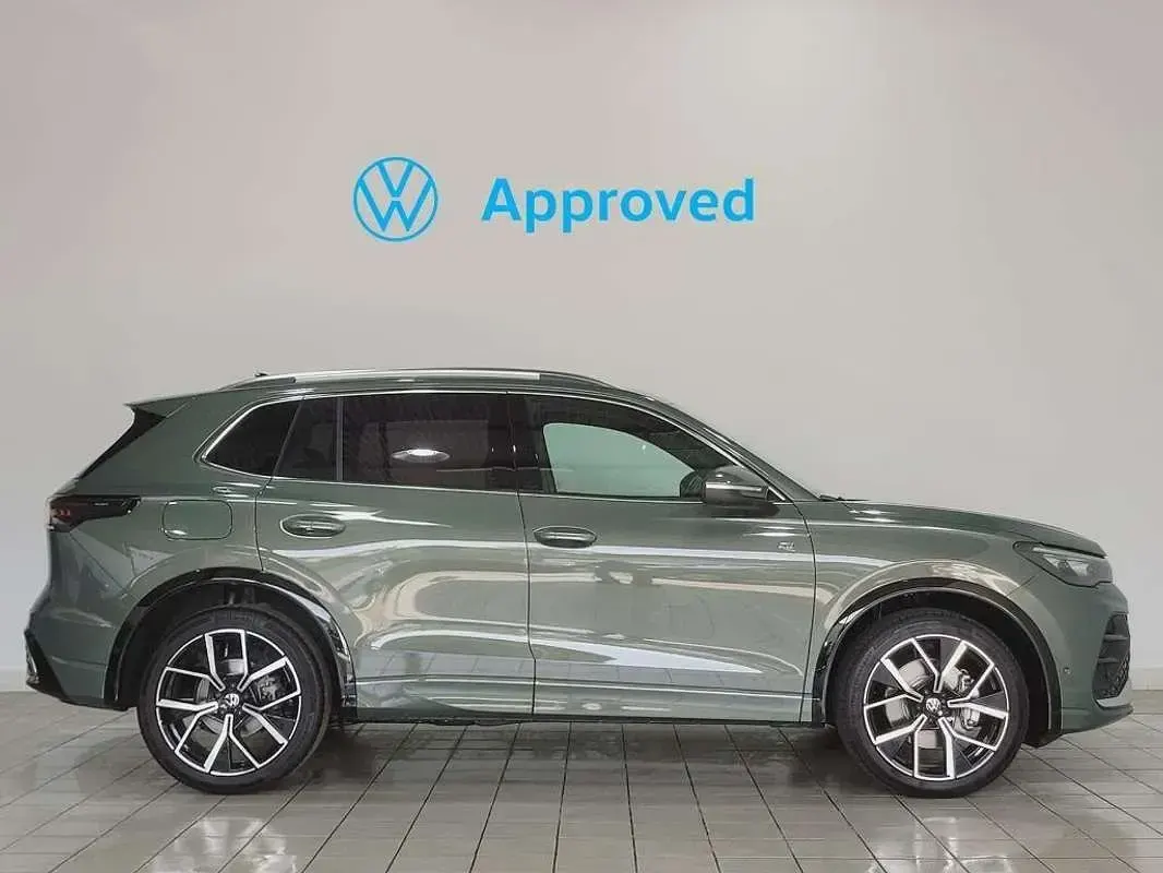 Usado VW Tiguan R-line 150 CV (110 kW) 2024 Verde SUV