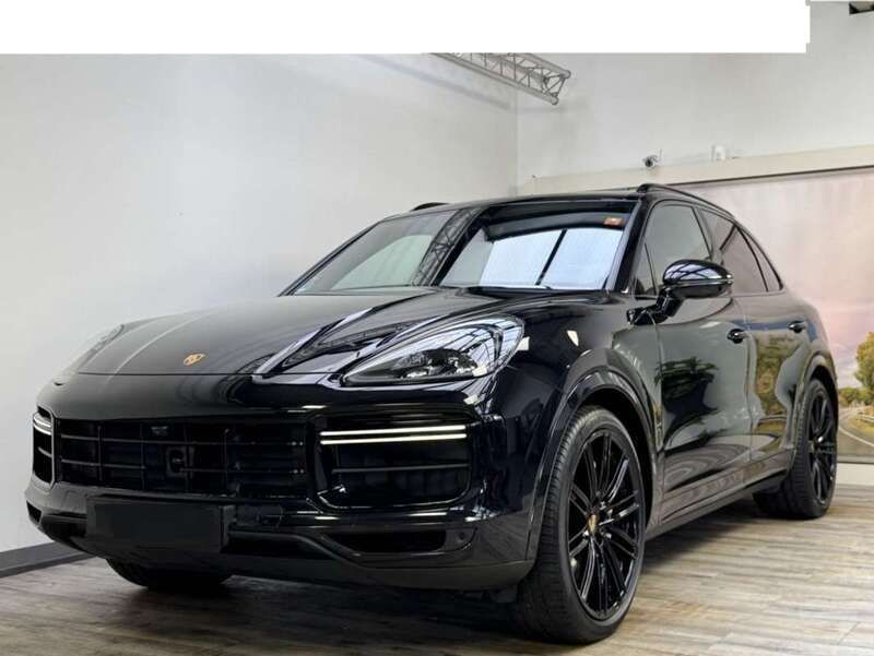 Negro Usado 2020 Porsche Cayenne Turbo SUV | 82.000 € - Imagen 1/4